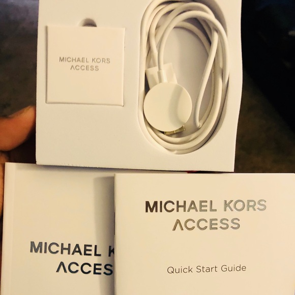 Michael Kors Smart Watch - Picture 4 of 4